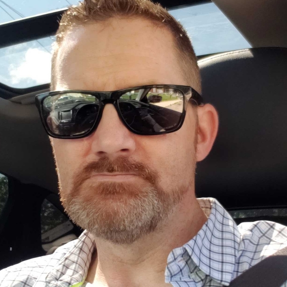 Meet your Posher, Colin - Picture 1 of 3